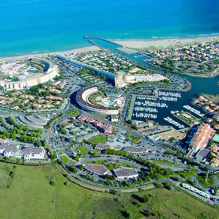 232, Héliopolis Ab Au Village Naturiste * Agde